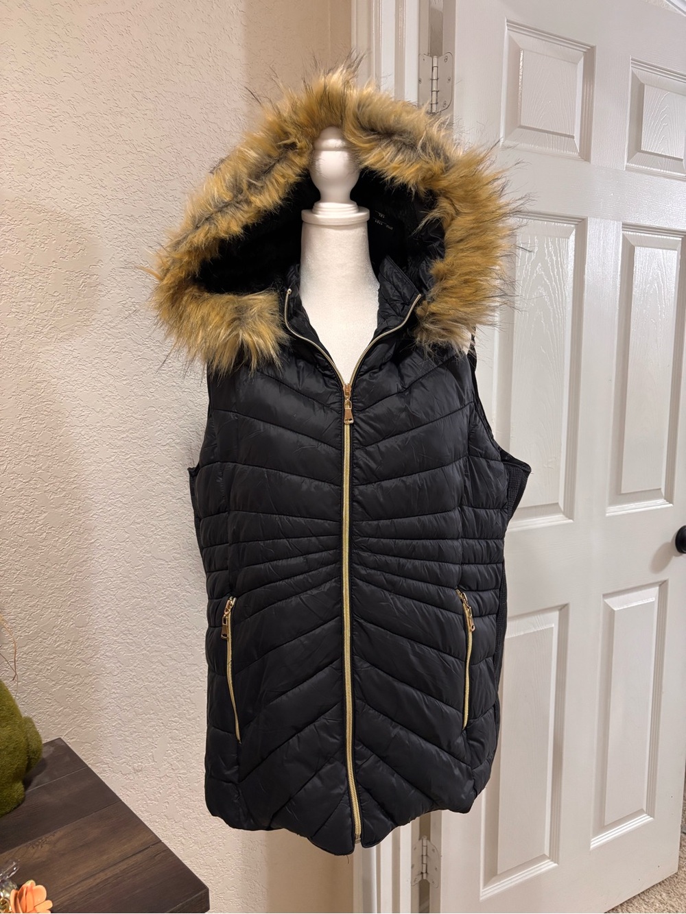 Women's Black Puffer Vest with Faux Fur Trim Hood